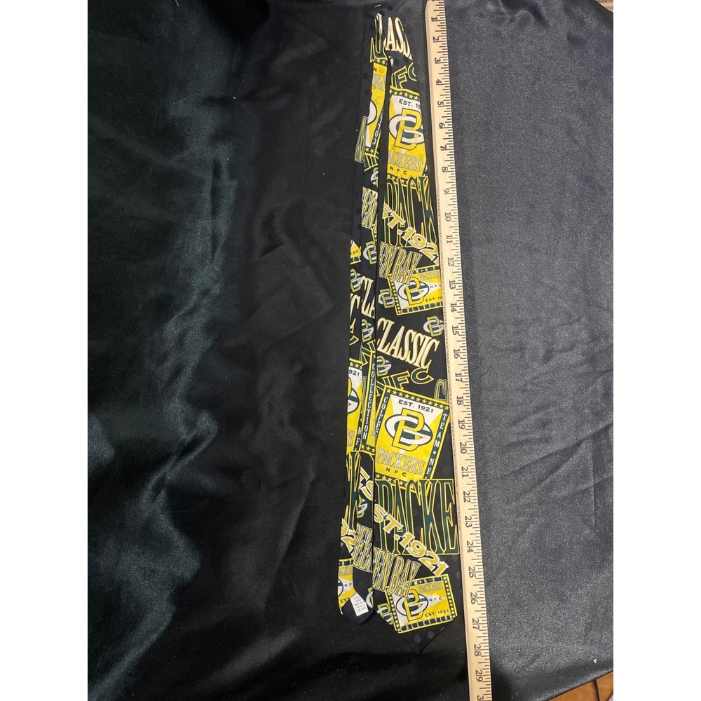 Vintage 1993 Green Bay Packers RM Sport Silk Tie NFL Football Graphic Gold Green